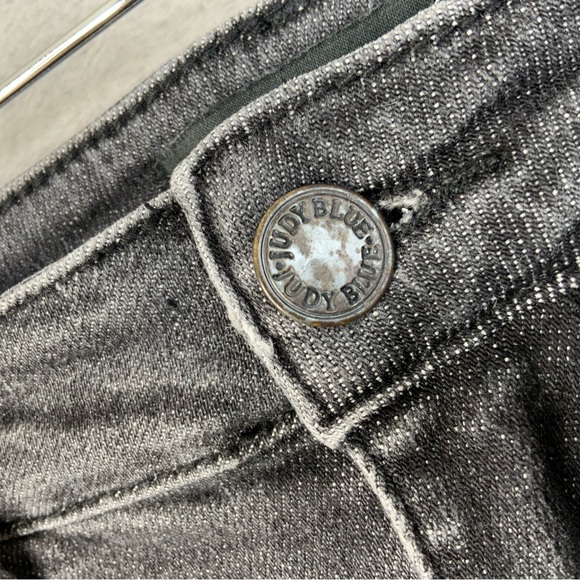 Judy Blue Black/Gray Wash Boyfriend Fit Jeans. Women’s Size 7/28. - Picture 4 of 8